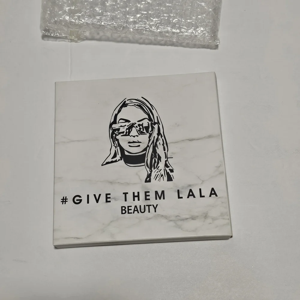 NEW Give them LaLa Beauty: The Grown Woman Eyeshadow Palette